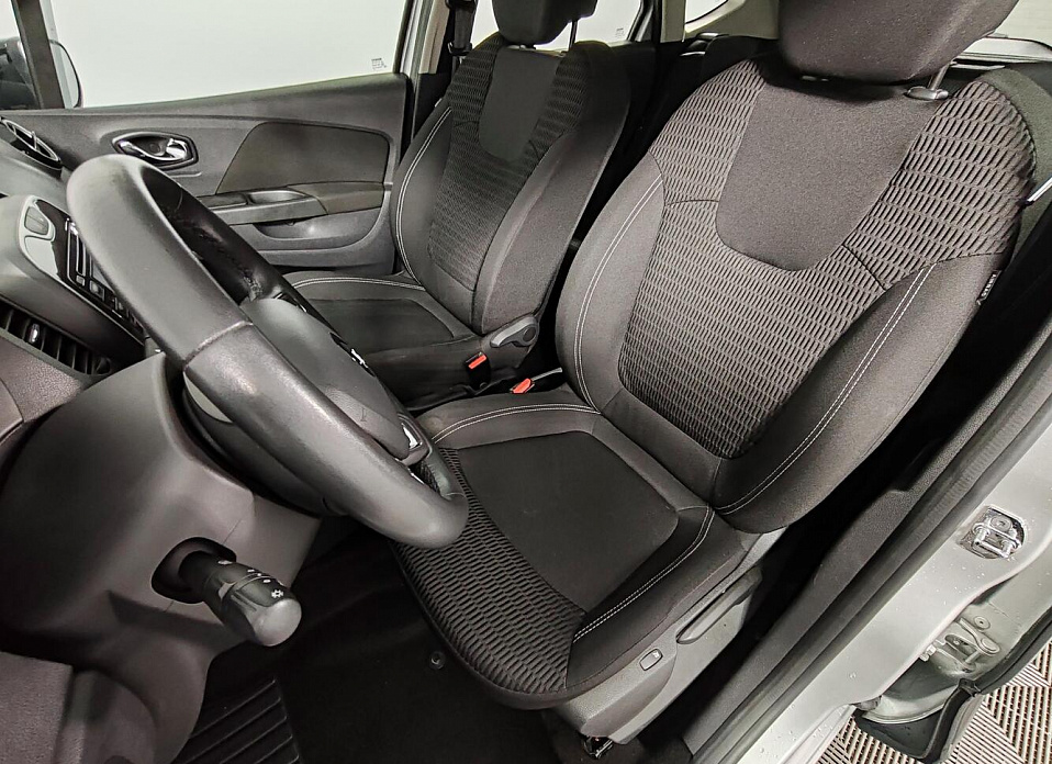 Renault Kaptur, I 1.6 CVT (114 л.с.)