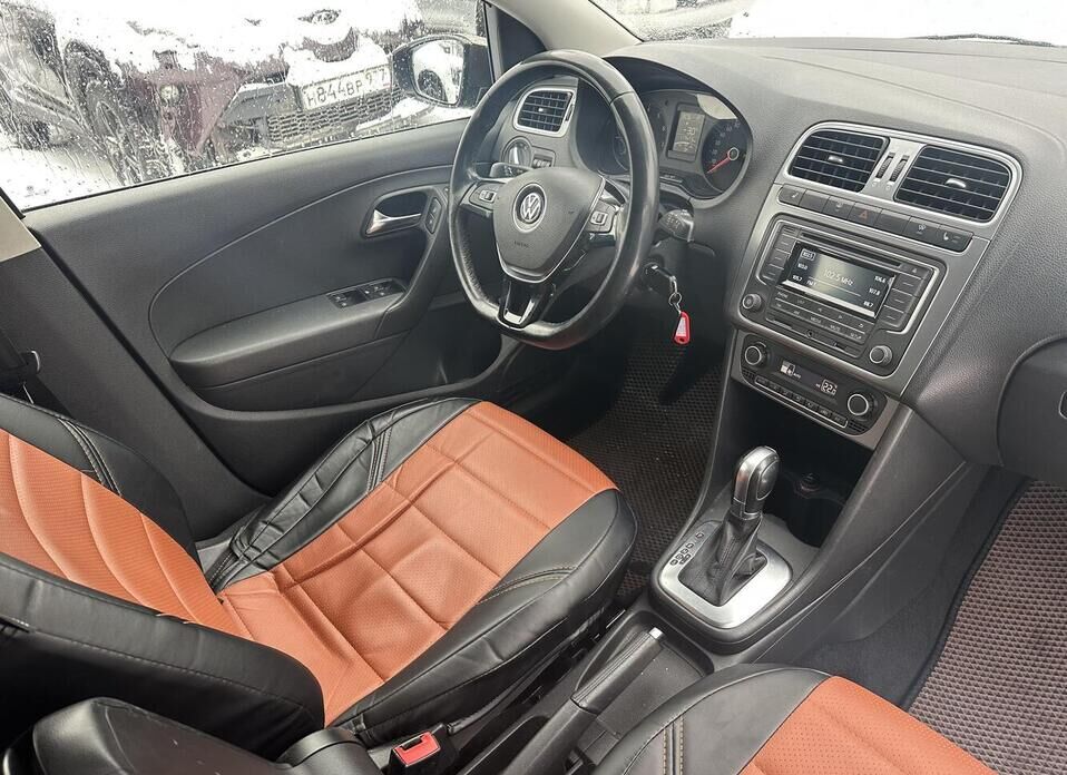 Volkswagen Polo, V Рестайлинг 1.6 AT (110 л.с.)
