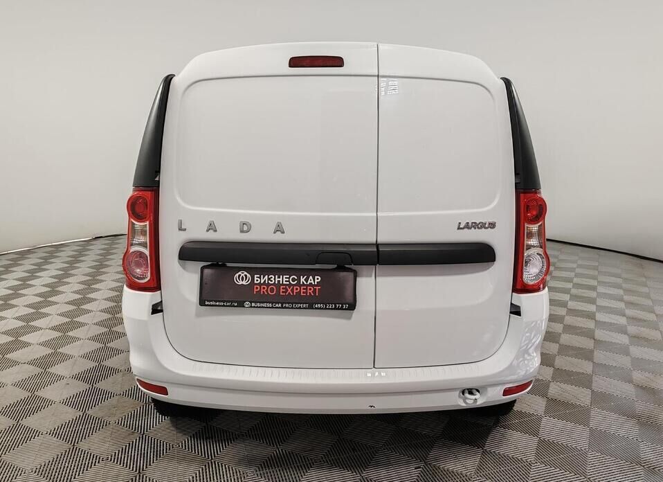 LADA (ВАЗ) Largus, I Рестайлинг 1.6 MT (106 л.с.)