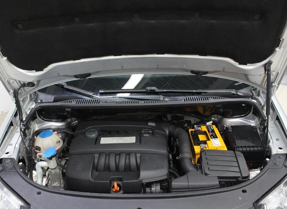 Volkswagen Touran, I Рестайлинг 1.6 MT (102 л.с.)