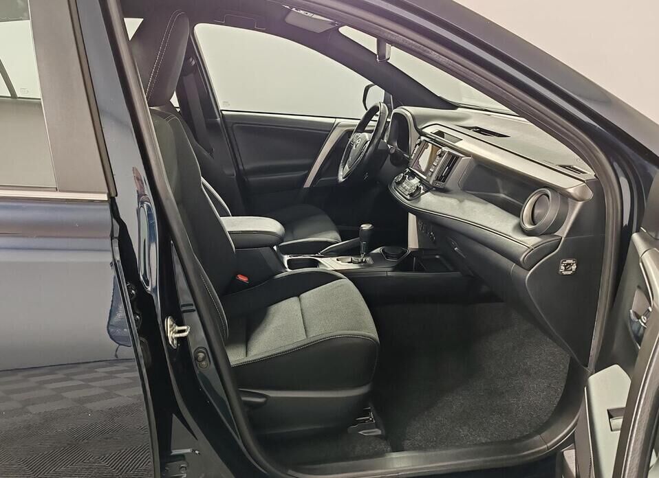 Toyota RAV4, IV (XA40) Рестайлинг 2.0 CVT (146 л.с.) 4WD