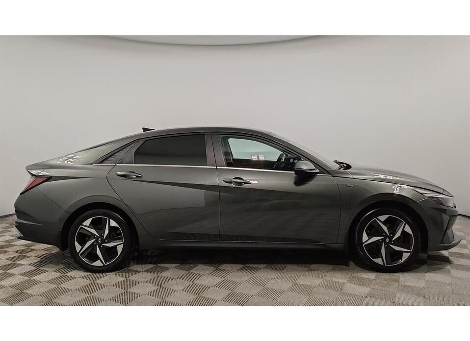 Hyundai Elantra 2.0 AT (150 л.с.)