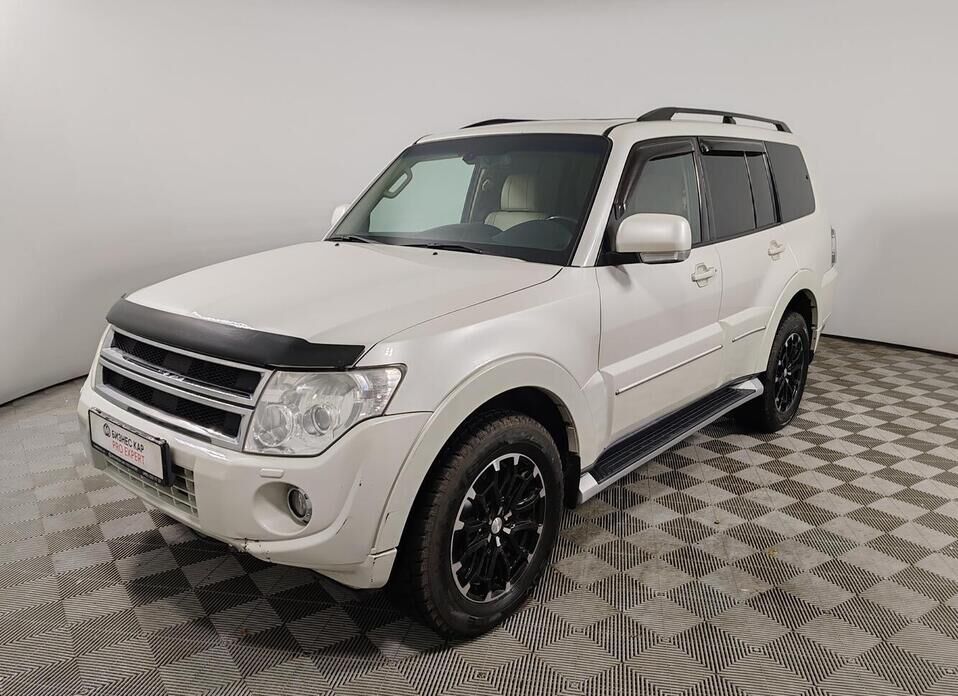 Mitsubishi Pajero, IV Рестайлинг 1 3.2d AT (200 л.с.) 4WD