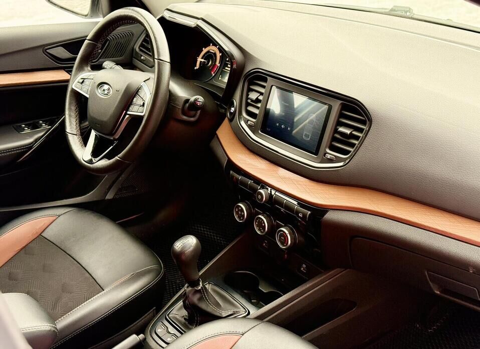 LADA (ВАЗ) Vesta, I Рестайлинг (NG) Cross 1.6 MT (106 л.с.)