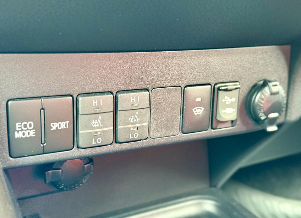 Toyota RAV4, IV (XA40) Рестайлинг 2.0 CVT (146 л.с.) 4WD