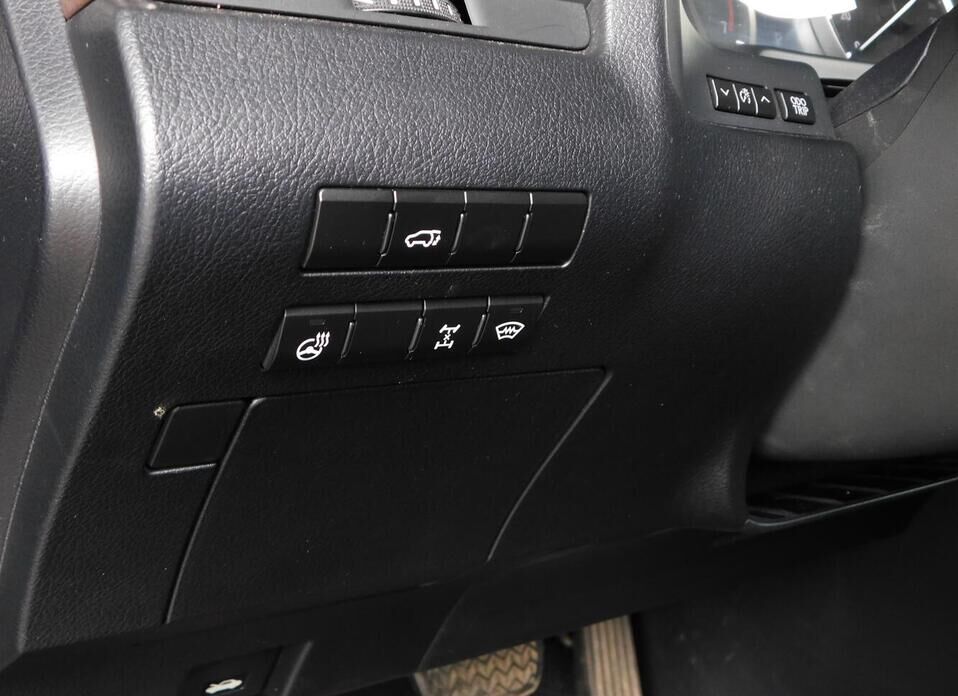 Lexus RX, IV Рестайлинг 300 2.0 AT (238 л.с.) 4WD