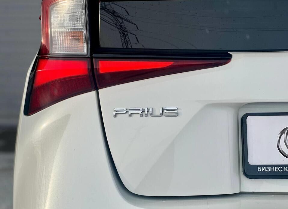 Toyota Prius, IV Рестайлинг (XW50) 1.8hyb AT (98 л.с.)