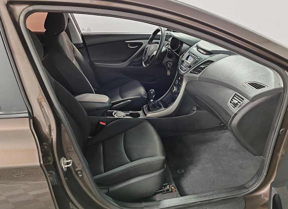 Hyundai Elantra, V (MD) Рестайлинг 1.6 MT (132 л.с.)