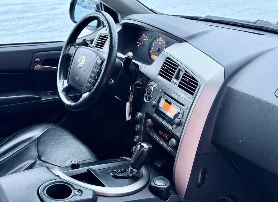 SsangYong Kyron, I Рестайлинг 2.0d MT (141 л.с.) 4WD