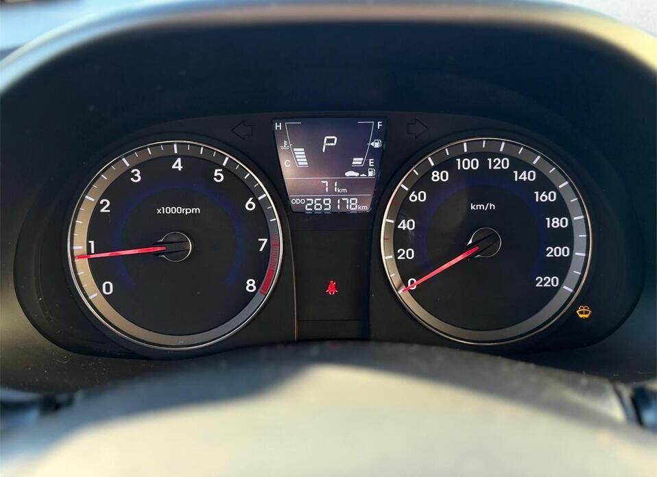 Hyundai Solaris, I 1.6 AT (123 л.с.)