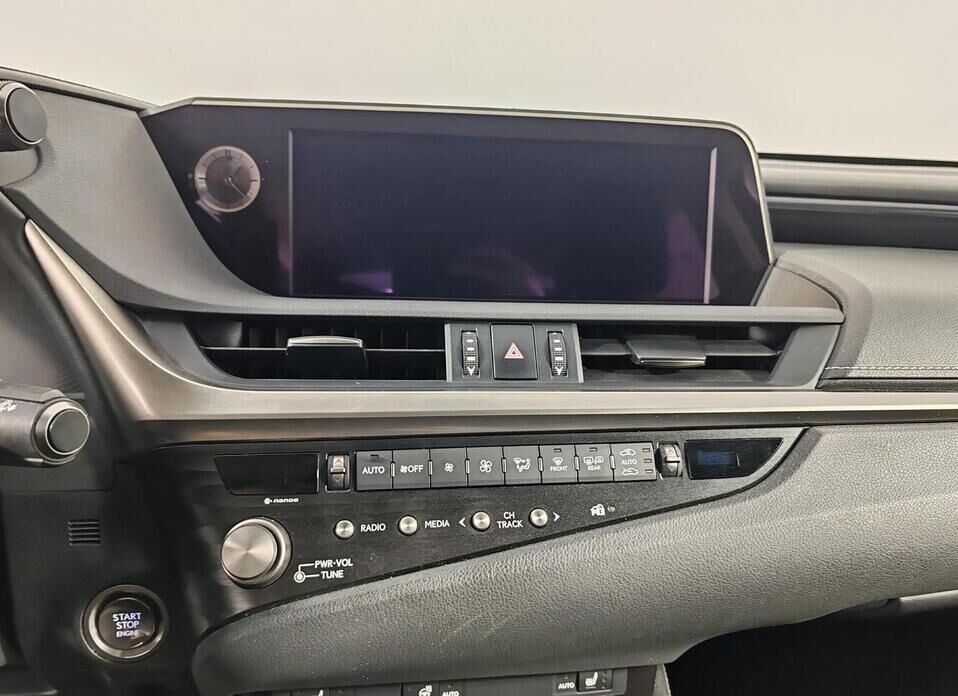 Lexus ES, VII 250 2.5 AT (200 л.с.)