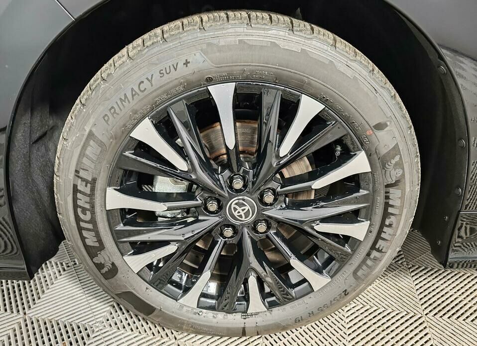 Toyota Alphard 2.5hyb CVT (190 л.с.) 4WD