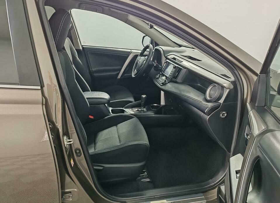 Toyota RAV4 2.5 AT (180 л.с.) 4WD