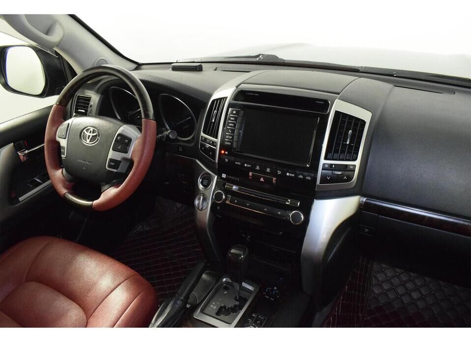 Toyota Land Cruiser, 200 Series Рестайлинг 1 4.5d AT (235 л.с.) 4WD