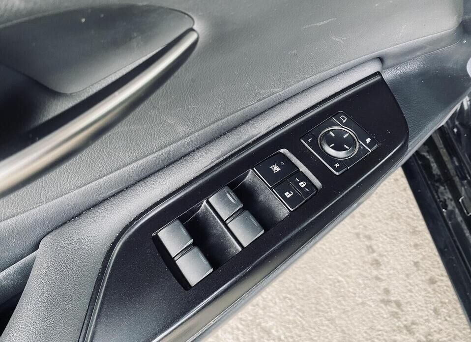 Lexus ES, VII 250 2.5 AT (200 л.с.)