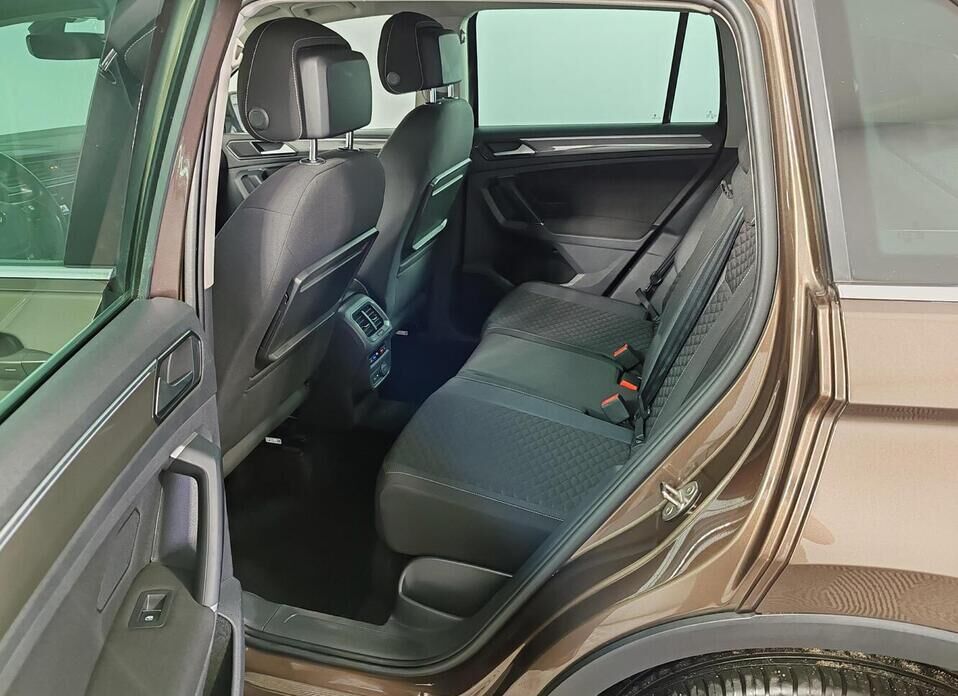 Volkswagen Tiguan 2.0d AMT (150 л.с.) 4WD