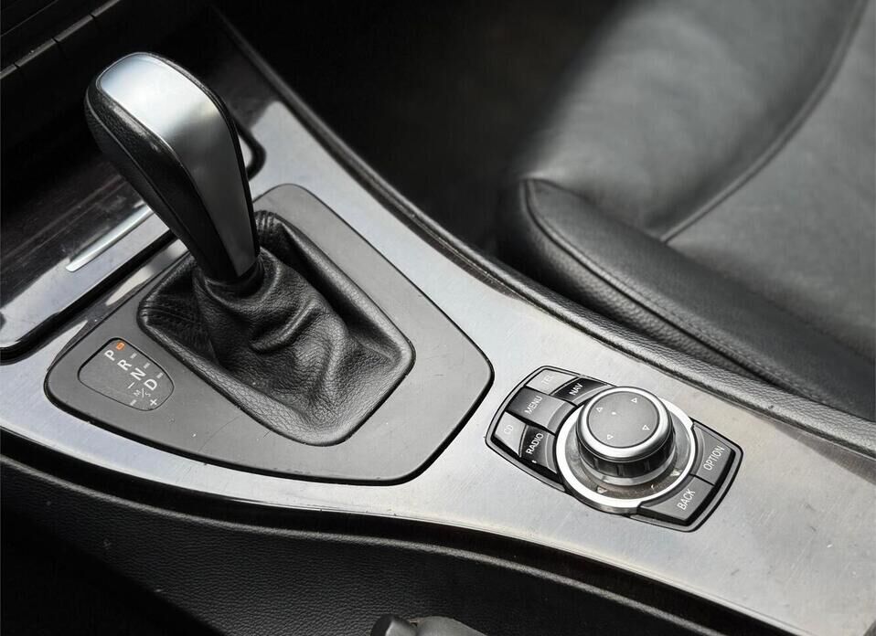 BMW 3 серии, V (E90/E91/E92/E93) Рестайлинг 320i 2.0 AT (156 л.с.)