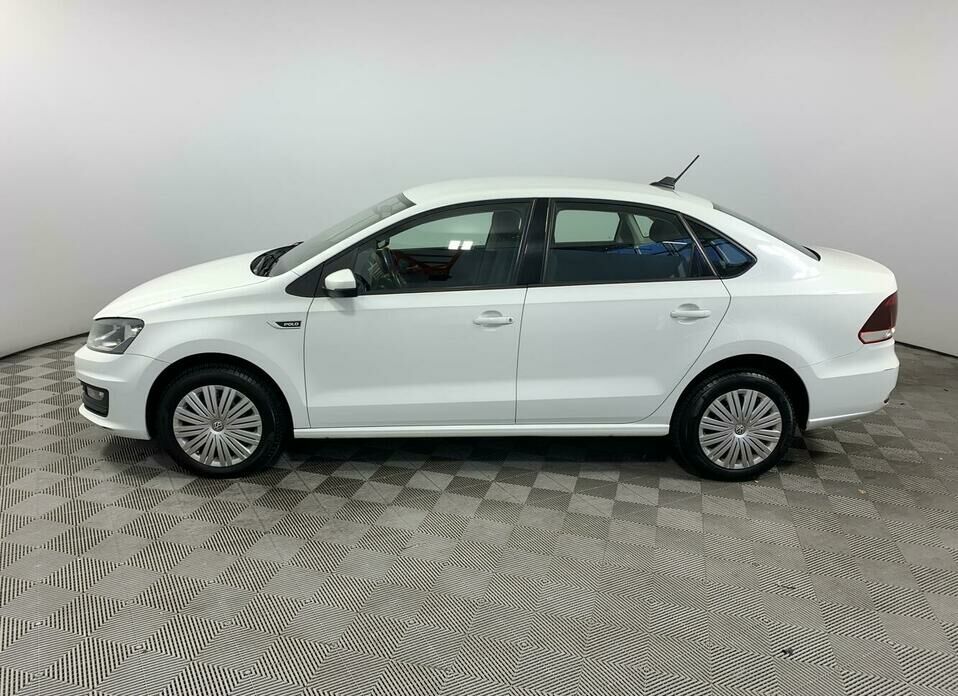 Volkswagen Polo 1.6 AT (110 л.с.)