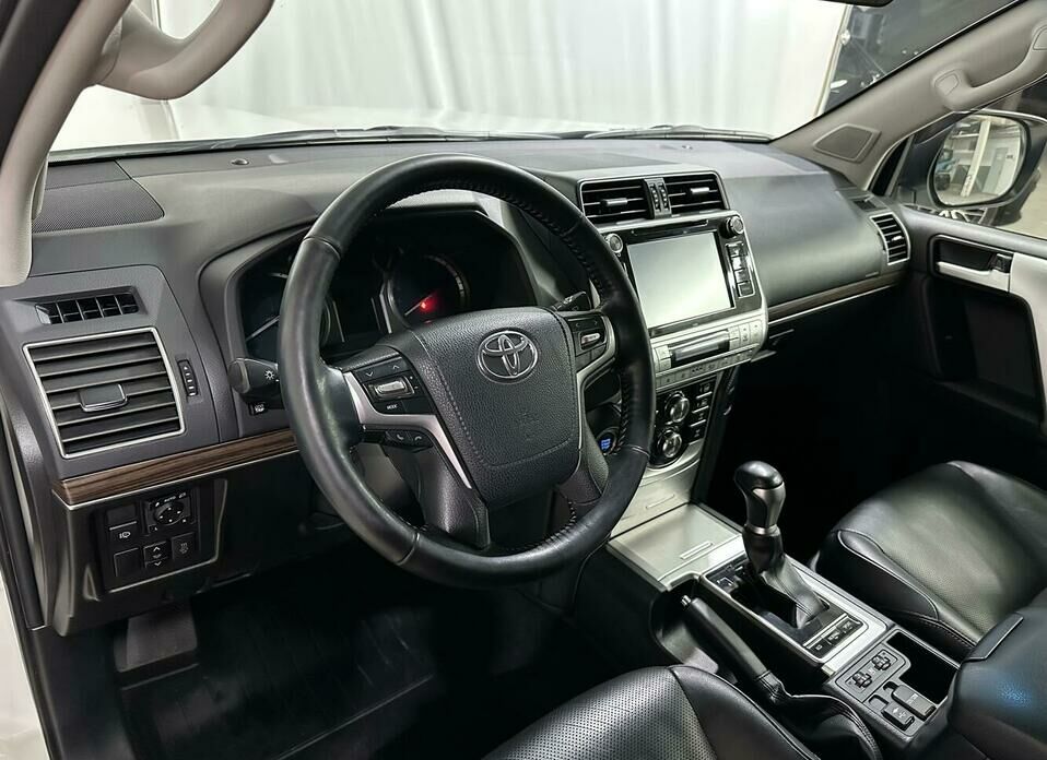 Toyota Land Cruiser Prado 2.8d AT (177 л.с.) 4WD