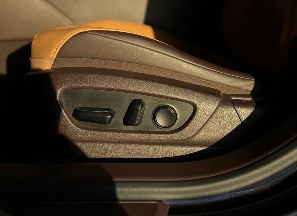 Lexus ES, VII 250 2.5 AT (200 л.с.)