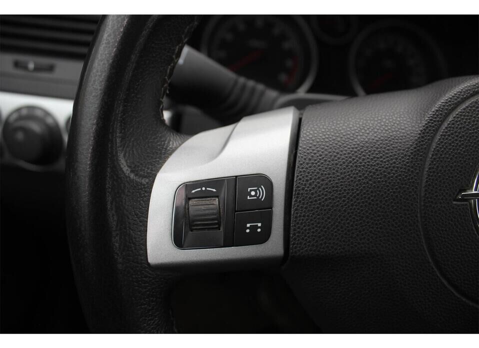 Opel Astra, H Рестайлинг 1.6 MT (115 л.с.)