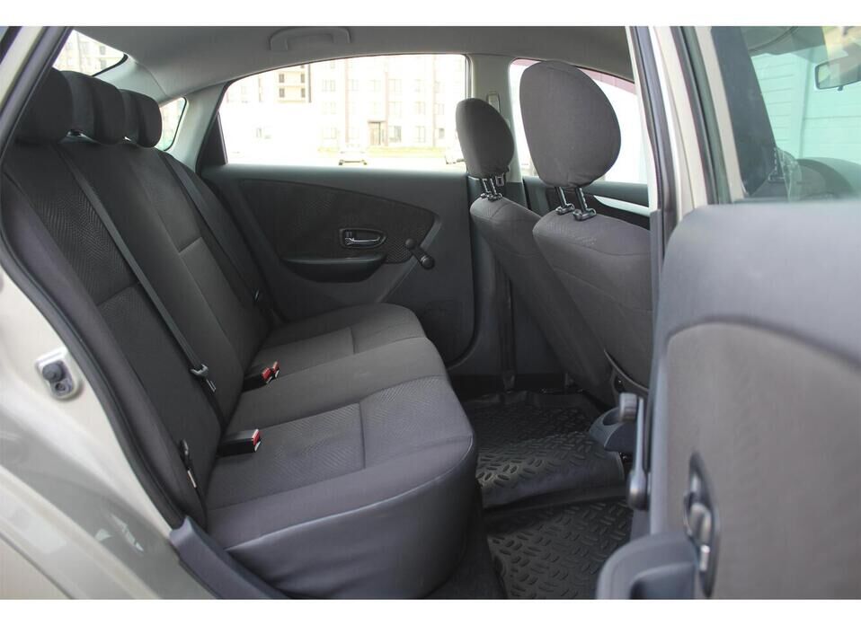 Nissan Almera, III (G15) 1.6 MT (102 л.с.)