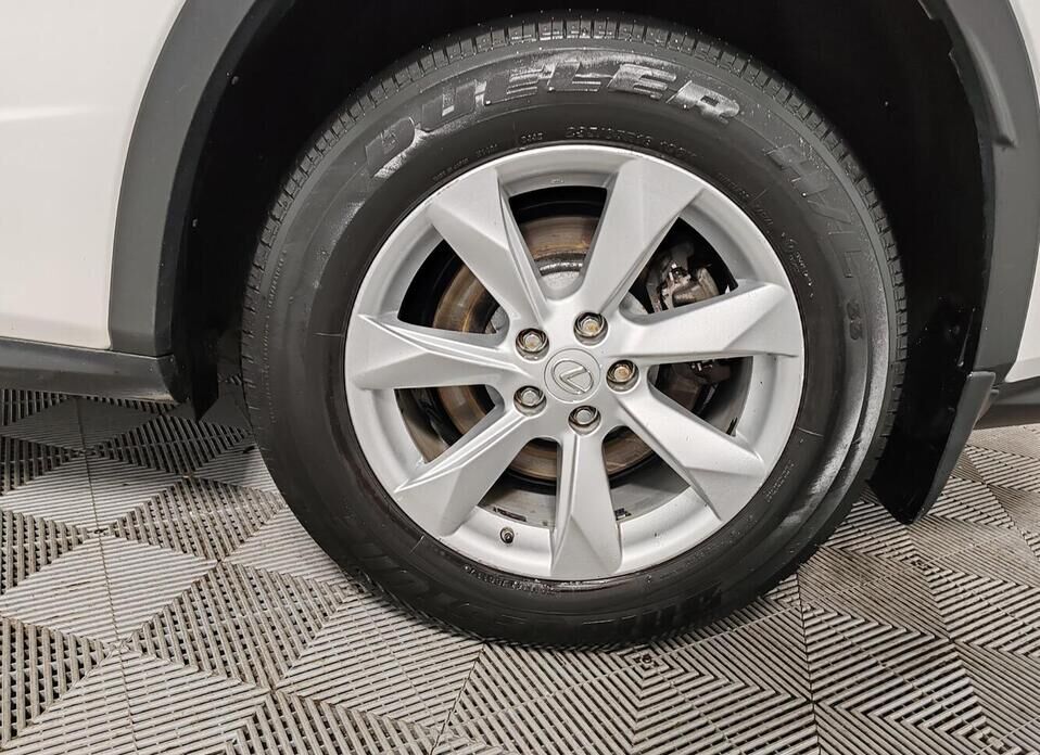Lexus RX, IV 200t 2.0 AT (238 л.с.) 4WD