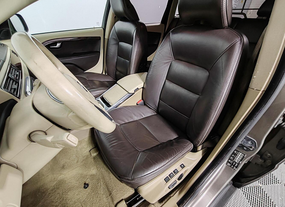 Volvo XC70, II 2.4d AT (163 л.с.) 4WD