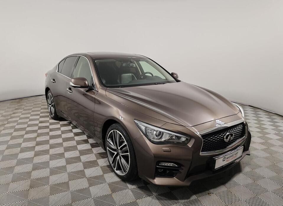 Infiniti Q50 2.0 AT (211 л.с.)