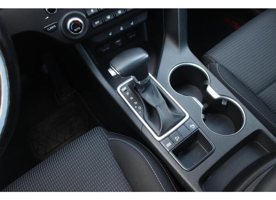 Kia Sportage, IV Рестайлинг 2.0 AT (150 л.с.)