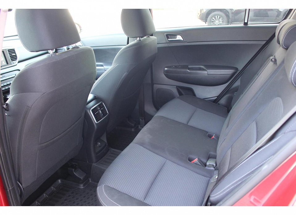 Kia Sportage, IV Рестайлинг 2.0 AT (150 л.с.) 4WD