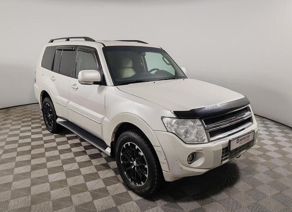 Mitsubishi Pajero, IV Рестайлинг 1 3.2d AT (200 л.с.) 4WD