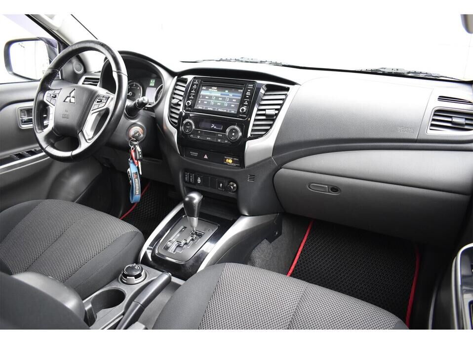 Mitsubishi L200 2.4d AT (154 л.с.) 4WD