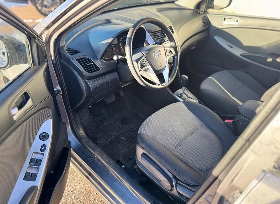 Hyundai Solaris, I 1.6 AT (123 л.с.)