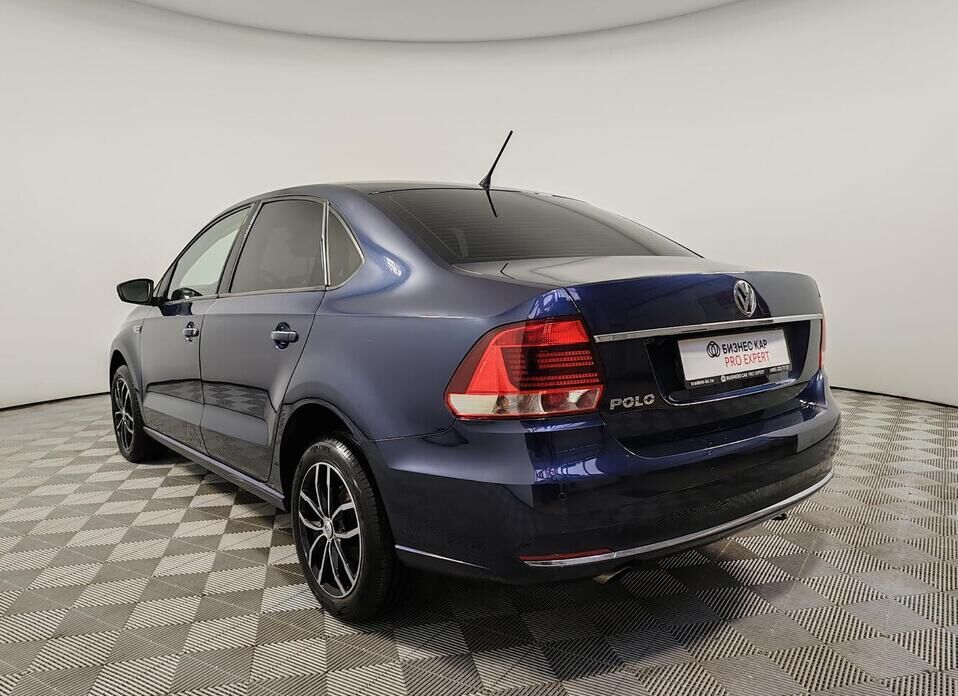Volkswagen Polo 1.6 AT (110 л.с.)