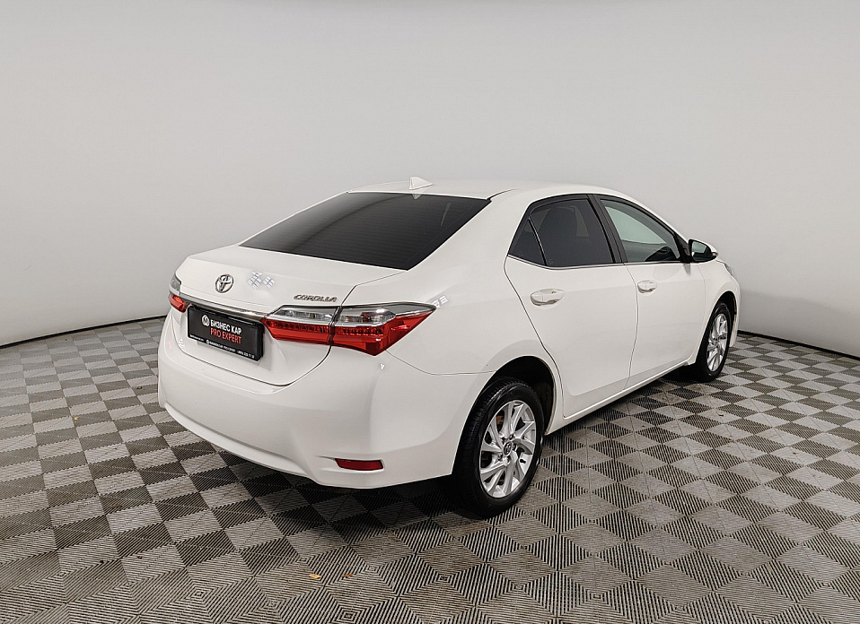 Toyota Corolla, XI (E160, E170) Рестайлинг 1.6 CVT (122 л.с.)