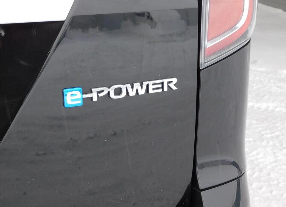 Nissan Serena, V (C27) Рестайлинг 1.2hyb AT (84 л.с.)