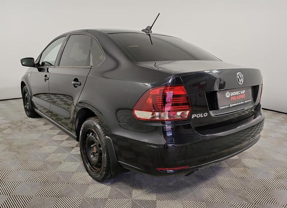 Volkswagen Polo 1.6 AT (110 л.с.)