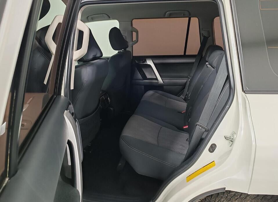 Toyota Land Cruiser Prado, 150 Series Рестайлинг 1 2.8d AT (177 л.с.) 4WD