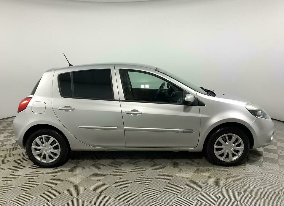 Renault Clio 1.2 MT (75 л.с.)