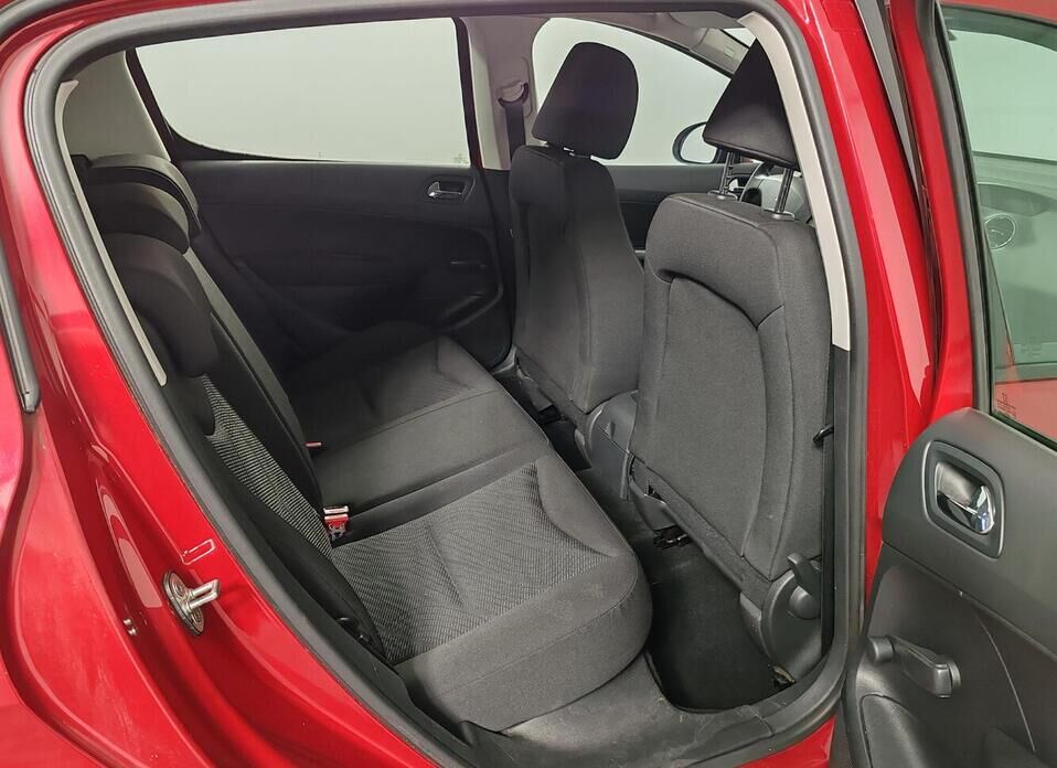 Peugeot 308 1.6 AT (120 л.с.)