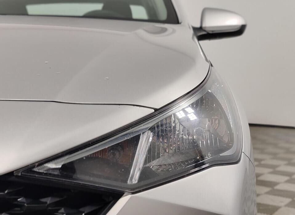 Hyundai Solaris, II Рестайлинг 1.6 AT (123 л.с.)