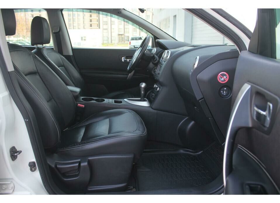 Nissan Qashqai 1.6 CVT (117 л.с.)