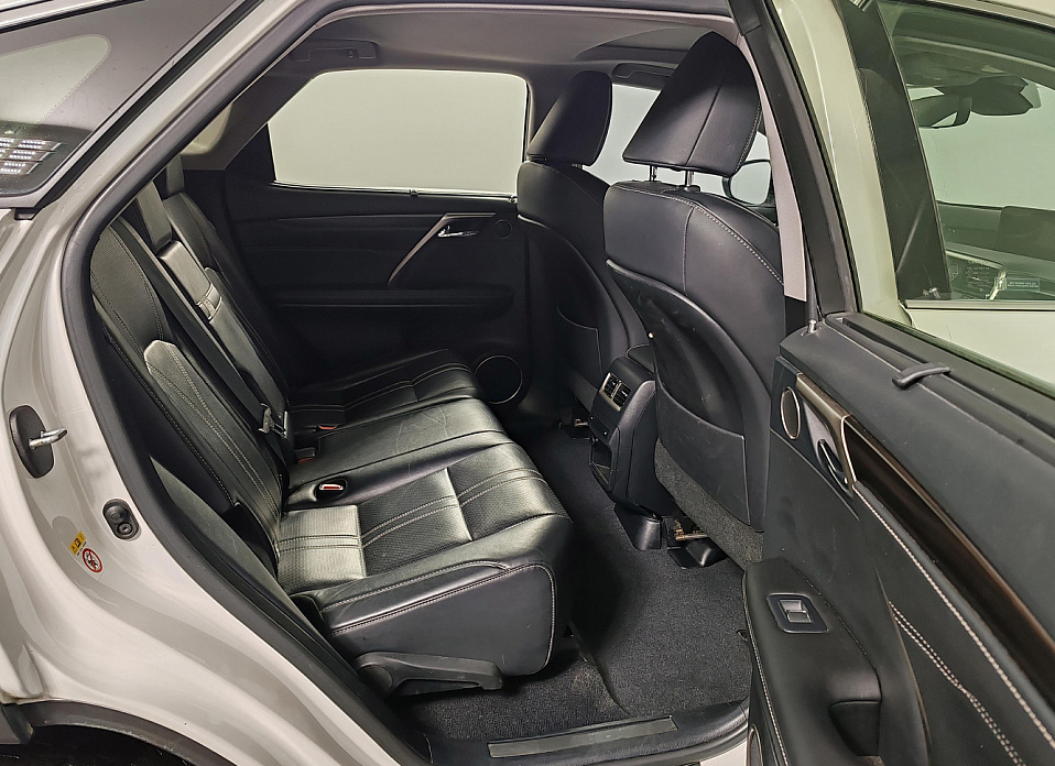 Lexus RX, IV 300 2.0 AT (238 л.с.) 4WD