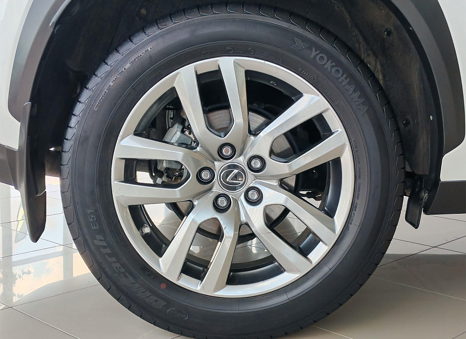 Lexus NX, I Рестайлинг 200 2.0 CVT (150 л.с.) 4WD