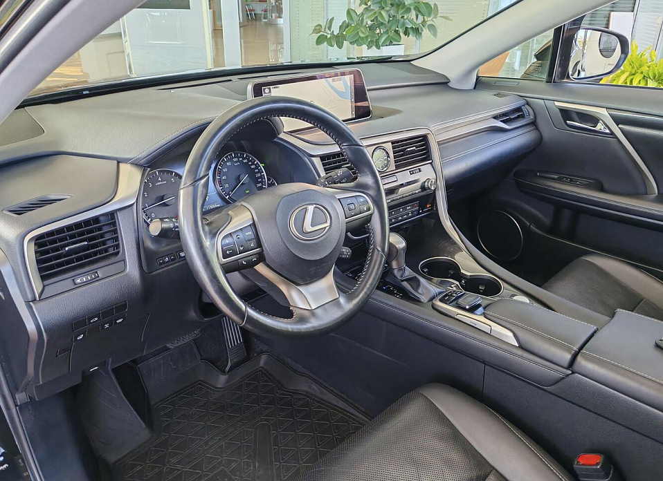 Lexus RX, IV 300 2.0 AT (238 л.с.) 4WD