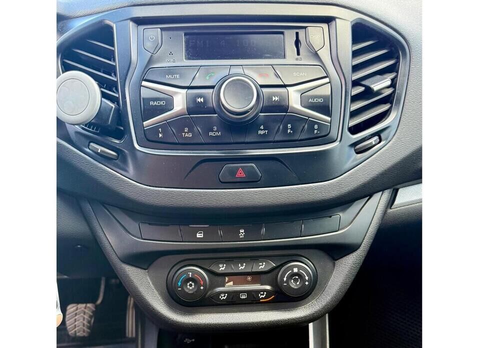LADA (ВАЗ) Vesta, I 1.6 MT (106 л.с.)