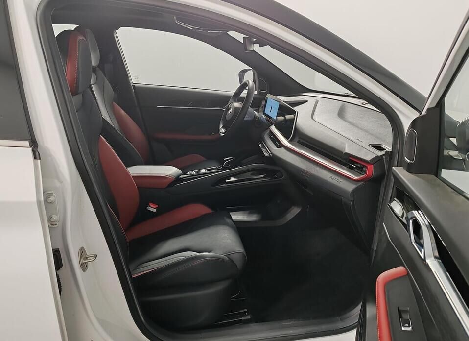 Geely Coolray, I Рестайлинг 1.5 AMT (147 л.с.)