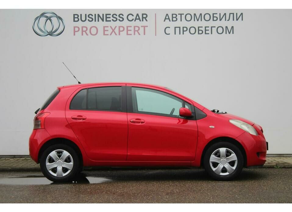 Toyota Yaris 1.3 AT (87 л.с.)