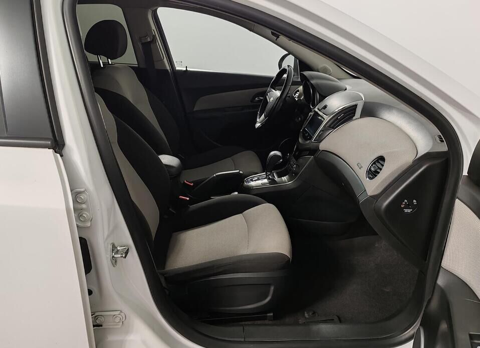 Chevrolet Cruze 1.8 AT (141 л.с.)